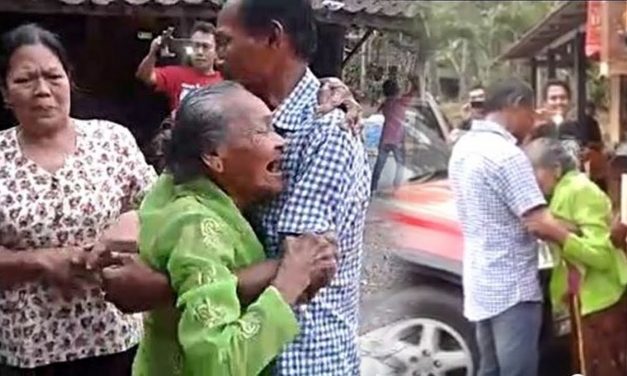 Cerita Haru Nenek Yang Setia Menunggu Kabar Dari Anaknya