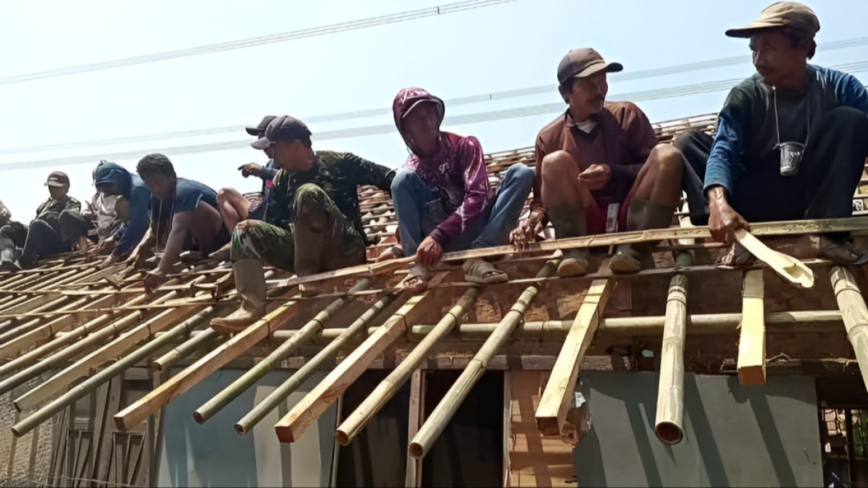 Gotong Royong Di Desa Masih Bertahan Di Tengah Modernisasi