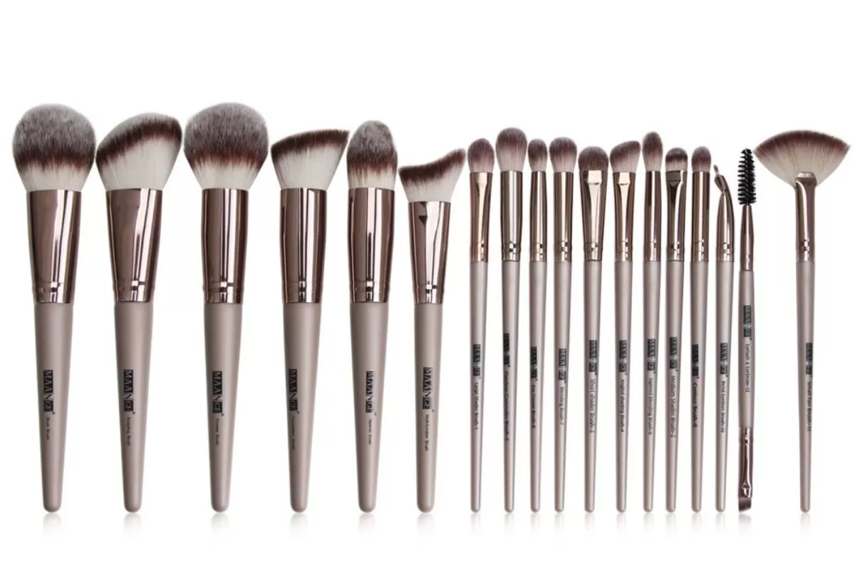 Panduan Memilih Kuas Make Up Sesuai Fungsi Dan Jenis Wajah