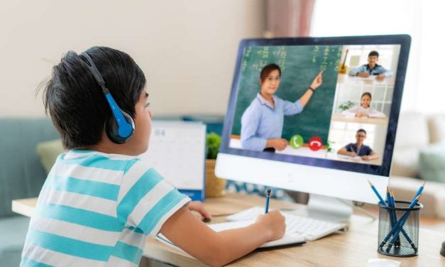 Peran Teknologi Dalam Pendidikan Dan Kehidupan Di Era Digital