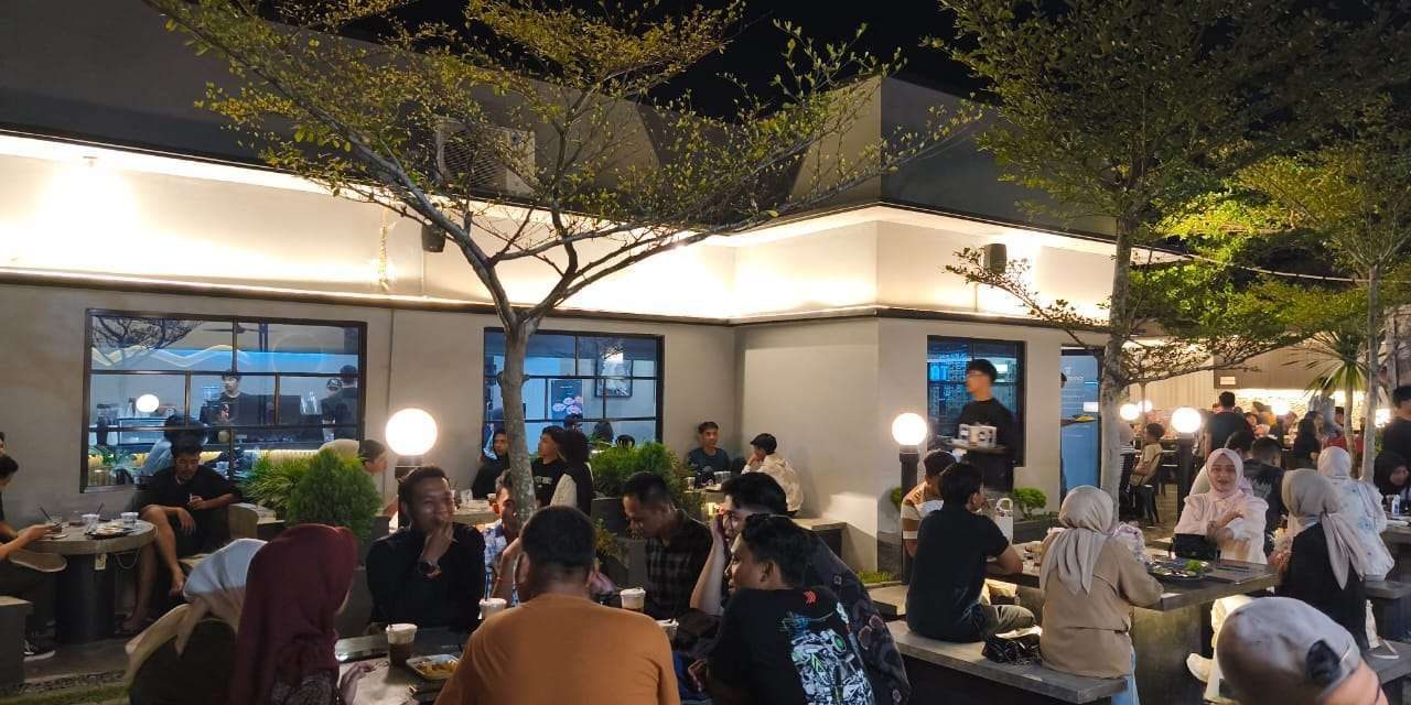 Coffee Shop: Tempat Ngopi Menjadi Favorit Generasi Muda?
