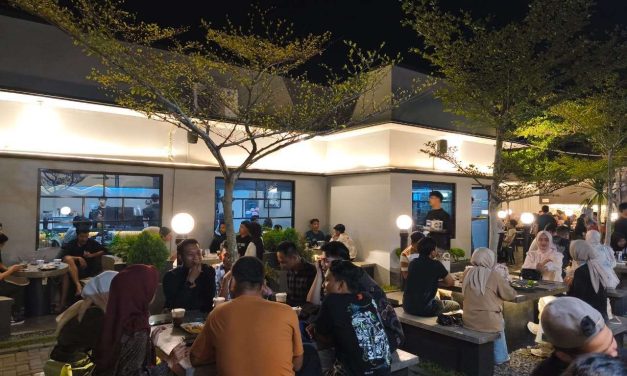 Coffee Shop: Tempat Ngopi Menjadi Favorit Generasi Muda?