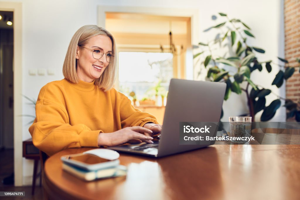 Freelancer Era Digital: Cara Membangun Karier Keahlian Mandiri