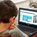 Perlindungan Anak Di Internet: Menghadapi Risiko Konten Digital